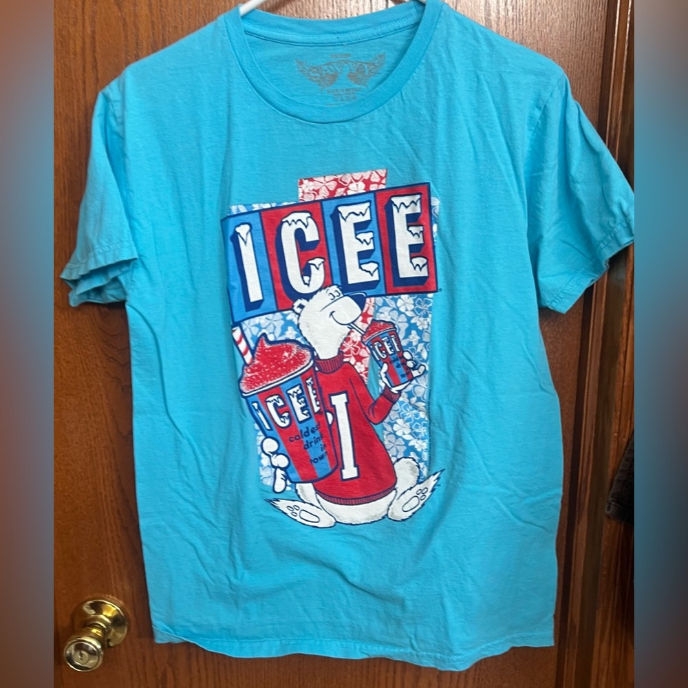 Savvy Men’s Icee Tshirt Size M